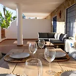 Golf Estate 3 Pools Year, Gym, Tennis & Huge Terrace アパート マラガ