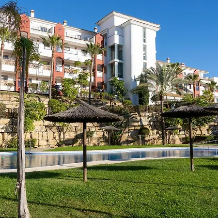 Golf Estate 3 Pools Year, Gym, Tennis & Huge Terrace Διαμέρισμα *