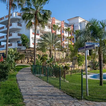 Golf Estate 3 Pools Year, Gym, Tennis & Huge Terrace * Μάλαγα