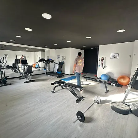 Golf Estate 3 Pools Year, Gym, Tennis & Huge Terrace * Μάλαγα